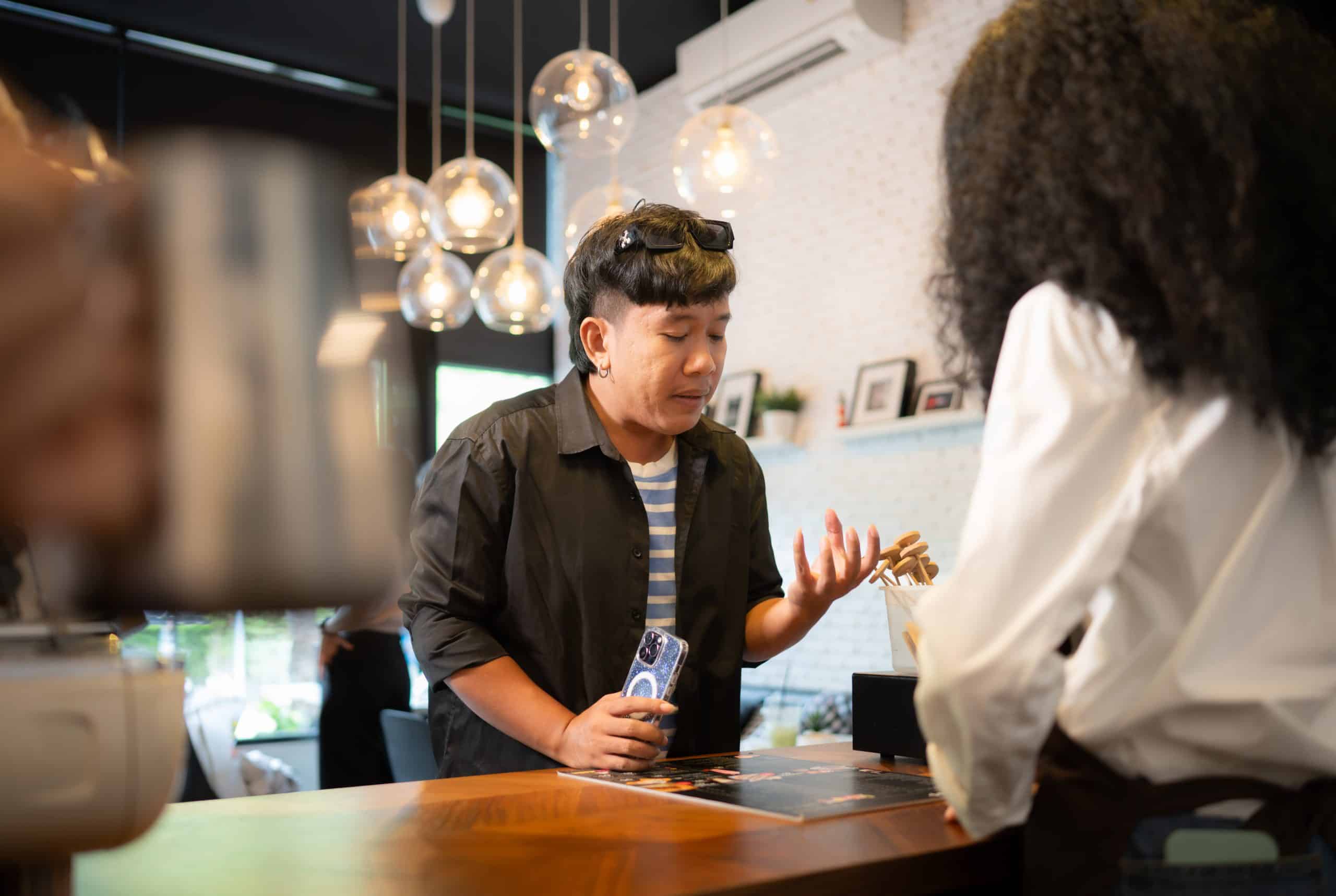 Steal These 5 Phrases to Calm Upset Customers